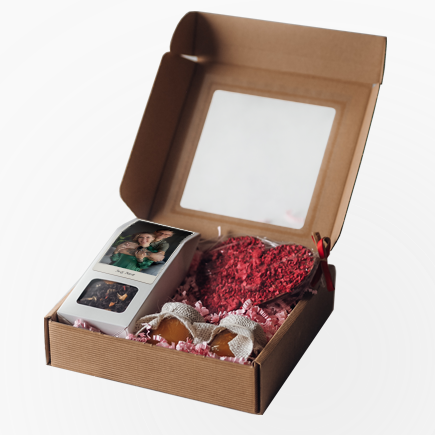 Set cadou Fotografie cu legendă - cutie cu ceai, ciocolată, gem și miere