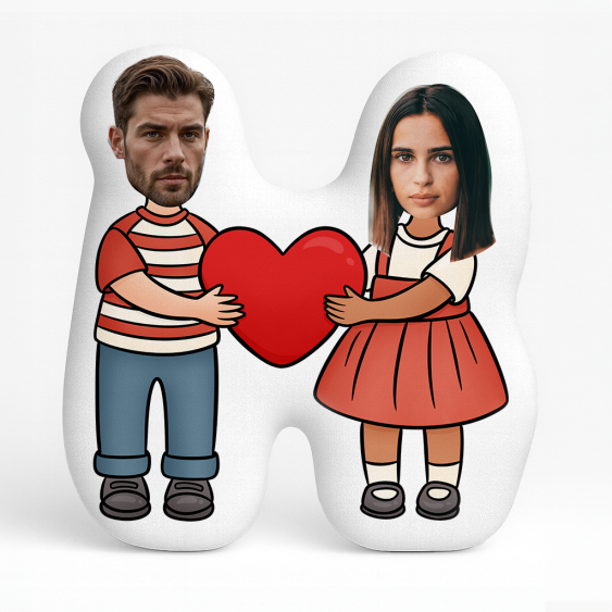 Pernă 3D personalizată, catifea, Un cuplu cu inimă, 30x30 cm